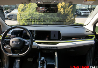 Подержанный автомобиль Geely Coolray 2023 года (10 фото)