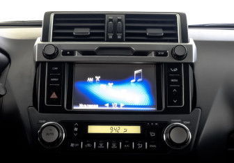 Подержанный автомобиль Toyota Land Cruiser Prado 2014 года (17 фото)