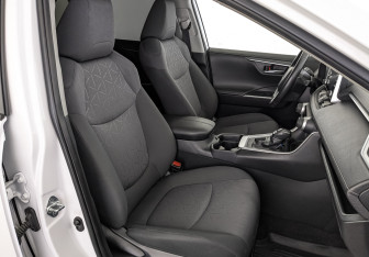 Подержанный автомобиль Toyota RAV4 2021 года (24 фото)