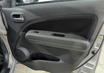 Подержанный автомобиль Suzuki Splash 2010 года (24 фото)