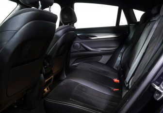 Подержанный автомобиль BMW X6 2019 года (11 фото)