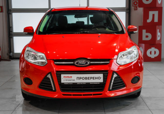 Подержанный автомобиль Ford Focus Hatchback 2012 года (2 фото)