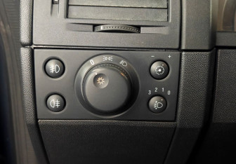 Подержанный автомобиль Opel Meriva 2008 года (15 фото)