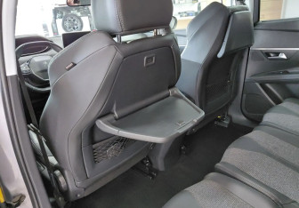 Подержанный автомобиль Peugeot 5008 Suv 2018 года (12 фото)