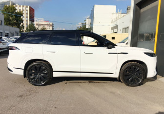 Подержанный автомобиль Jaecoo J8 2024 года (4 фото)