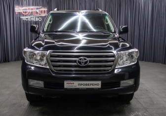 Подержанный автомобиль Toyota Land Cruiser Suv 2009 года (2 фото)