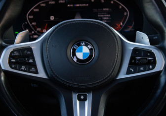 Подержанный автомобиль BMW X6 2021 года (13 фото)