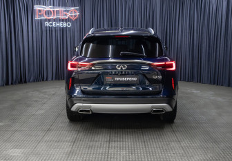 Подержанный автомобиль Infiniti QX50 2018 года (6 фото)