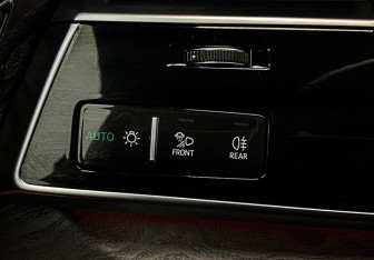 Подержанный автомобиль Audi Q8 2018 года (18 фото)