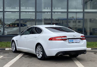 Подержанный автомобиль Jaguar XF Sedan 2013 года (7 фото)