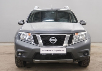 Подержанный автомобиль Nissan Terrano 2018 года (2 фото)