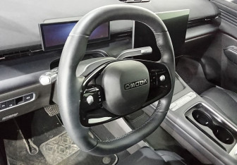 Подержанный автомобиль Omoda C7 2024 года (12 фото)