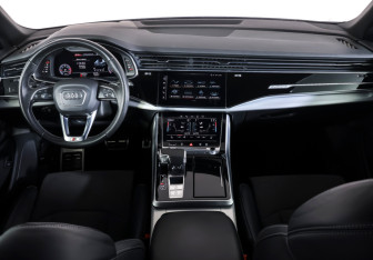 Подержанный автомобиль Audi Q7 2021 года (13 фото)