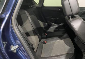 Подержанный автомобиль Opel Astra Hatchback 2011 года (10 фото)