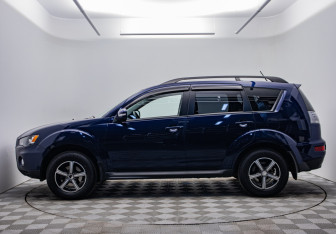 Подержанный автомобиль Mitsubishi Outlander 2011 года (8 фото)