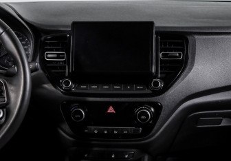 Подержанный автомобиль Hyundai Solaris Sedan 2021 года (13 фото)