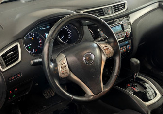 Подержанный автомобиль Nissan X-Trail 2016 года (12 фото)