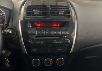 Подержанный автомобиль Citroen C4 Aircross 2012 года (13 фото)