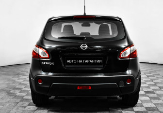 Подержанный автомобиль Nissan Qashqai 2012 года (6 фото)