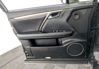 Подержанный автомобиль Lexus RX 2019 года (19 фото)