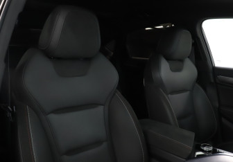 Подержанный автомобиль Geely Tugella 2023 года (16 фото)