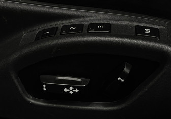 Подержанный автомобиль Volvo S80 2011 года (15 фото)
