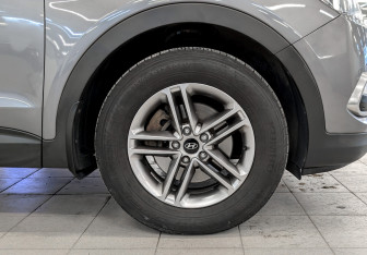 Подержанный автомобиль Hyundai Santa Fe 2016 года (18 фото)