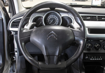 Подержанный автомобиль Citroen C3 Hatchback 2011 года (17 фото)