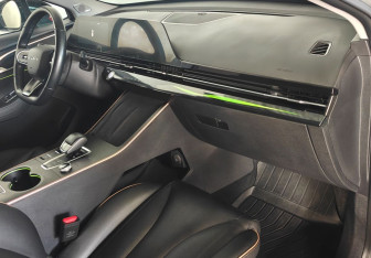 Подержанный автомобиль Omoda C5 2022 года (11 фото)