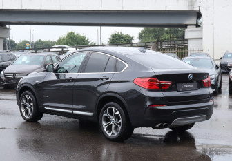 Подержанный автомобиль BMW X4 2017 года (7 фото)