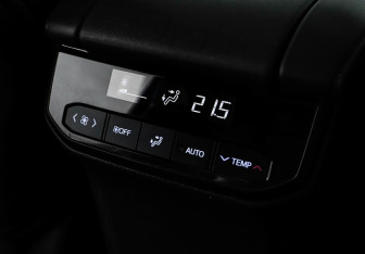 Подержанный автомобиль Toyota Highlander 2020 года (17 фото)