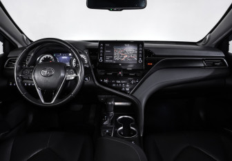 Подержанный автомобиль Toyota Camry Sedan 2021 года (12 фото)