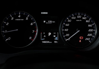 Подержанный автомобиль Mitsubishi Outlander 2015 года (11 фото)