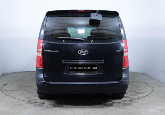 Подержанный автомобиль Hyundai Grand Starex 2016 года (4 фото)