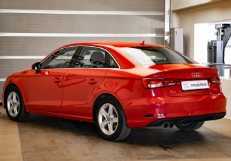 Подержанный автомобиль Audi A3 Sedan 2017 года (6 фото)