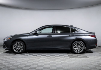 Подержанный автомобиль Lexus ES 2021 года (8 фото)