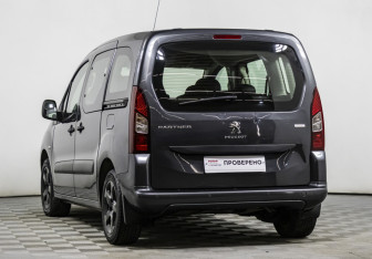 Подержанный автомобиль Peugeot Partner 2021 года (7 фото)