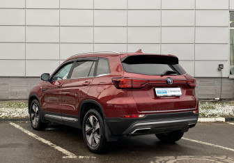 Подержанный автомобиль Changan CS75 2022 года (7 фото)