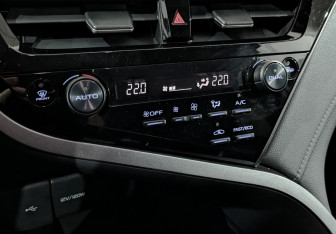 Подержанный автомобиль Toyota Camry Sedan 2021 года (21 фото)