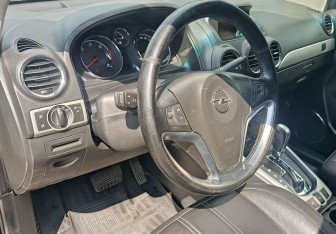 Подержанный автомобиль Opel Antara 2014 года (14 фото)