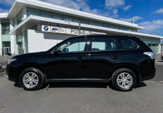 Подержанный автомобиль Mitsubishi Outlander 2013 года (8 фото)
