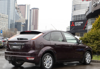 Подержанный автомобиль Ford Focus Hatchback 2008 года (4 фото)