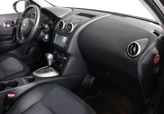 Подержанный автомобиль Nissan Qashqai 2011 года (6 фото)