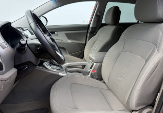 Подержанный автомобиль Kia Sportage 2011 года (10 фото)