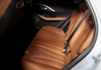 Подержанный автомобиль Omoda C5 2023 года (10 фото)
