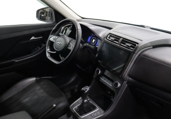 Подержанный автомобиль Hyundai Creta 2021 года (10 фото)