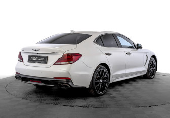 Подержанный автомобиль Genesis G70 2021 года (5 фото)