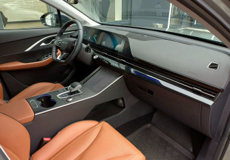 Подержанный автомобиль Omoda C5 2023 года (25 фото)