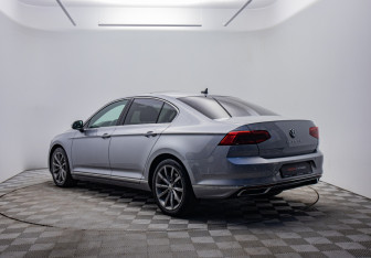 Подержанный автомобиль Volkswagen Passat Sedan 2020 года (7 фото)
