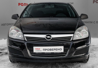 Подержанный автомобиль Opel Astra Sedan 2010 года (2 фото)